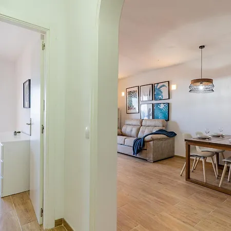 Apartment With Ocean Views & Pool In Colina Blanca, Costa Adeje (Tenerife)