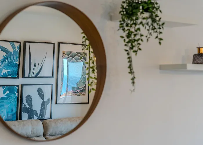 Luminoso Con Terraza, Vistas Al Mar Y Aire Acondicionado Апартаменты *