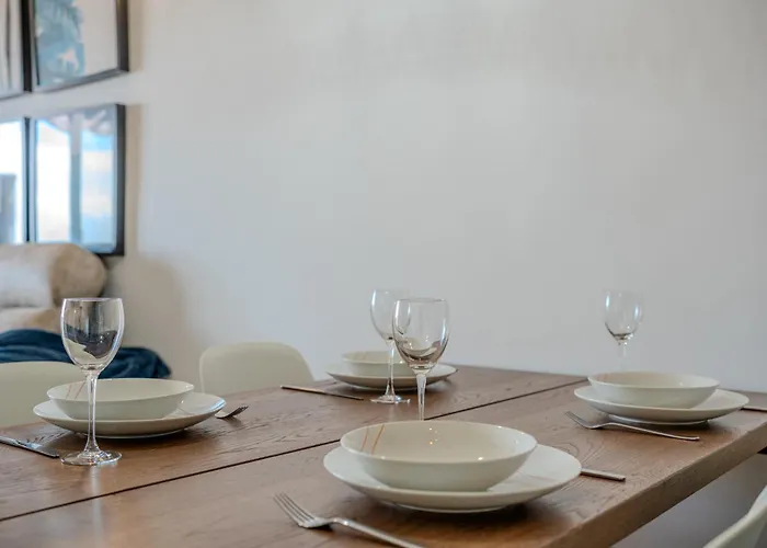 Luminoso Con Terraza, Vistas Al Mar Y Aire Acondicionado Апартаменты *