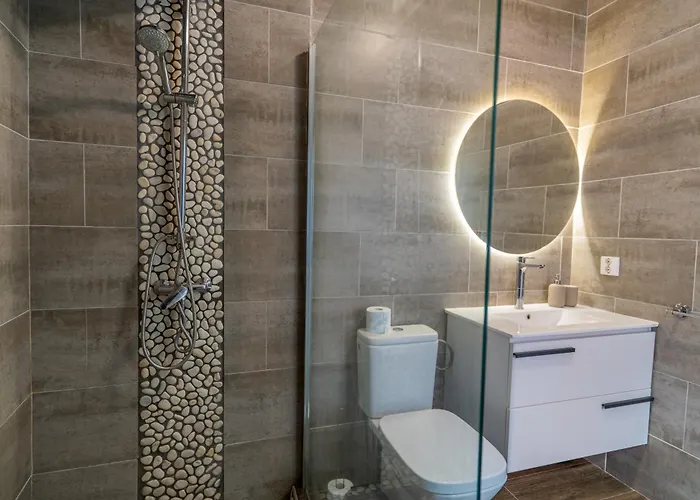 Luminoso Con Terraza, Vistas Al Mar Y Aire Acondicionado *