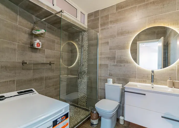 Luminoso Con Terraza, Vistas Al Mar Y Aire Acondicionado Апартаменты